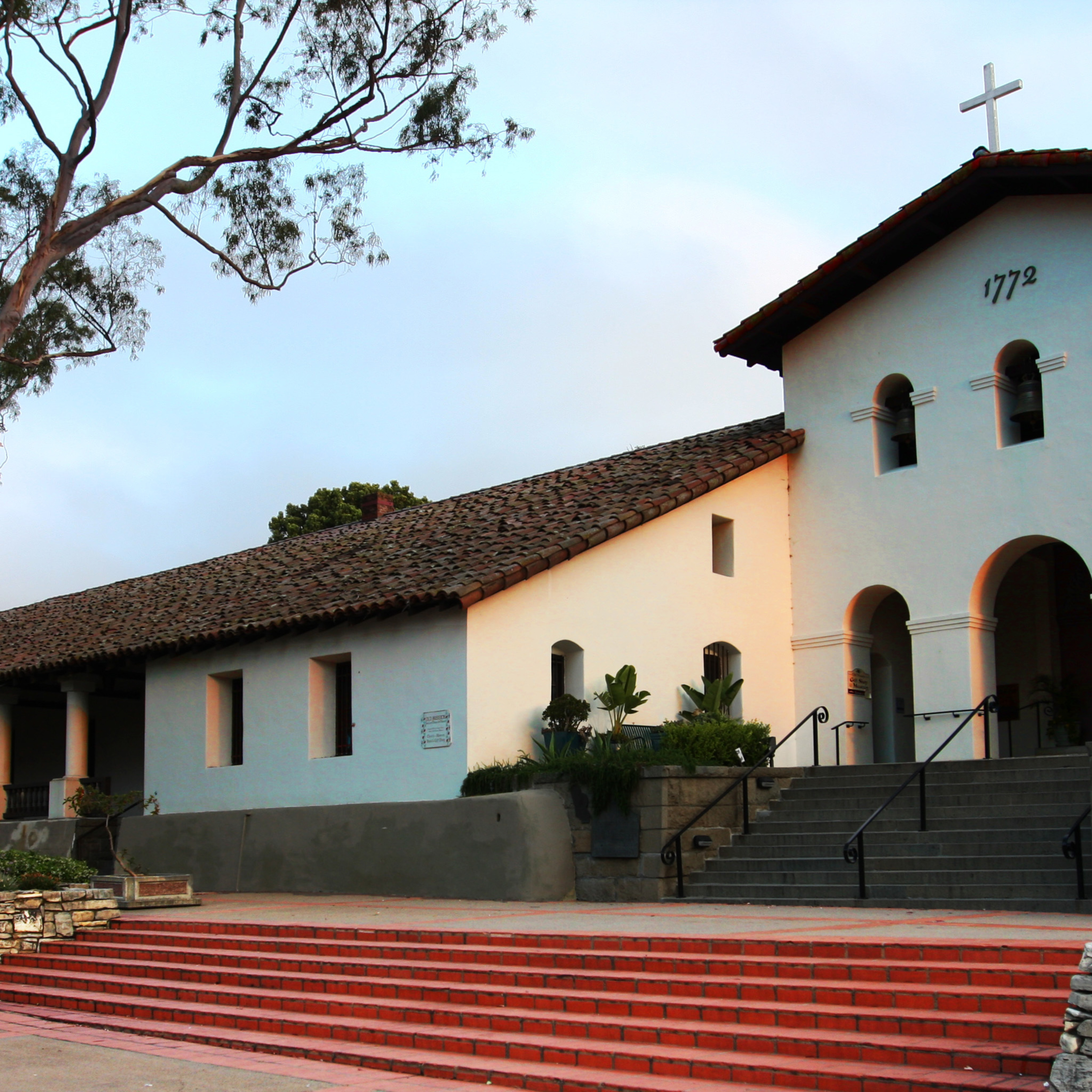 Mission_San_Luis_Obispo_(cropped).jpg